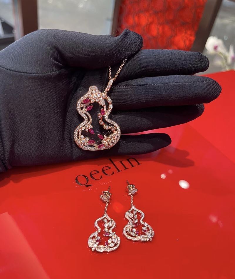 Qeelin Necklaces